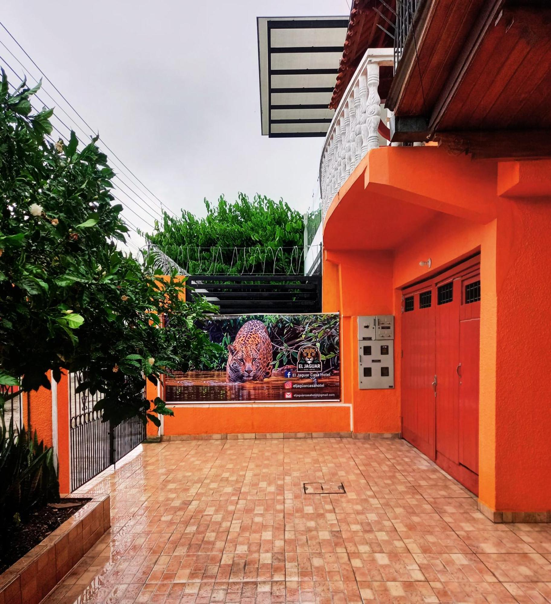 El Jaguar Casa Hotel 莱蒂西亚 外观 照片